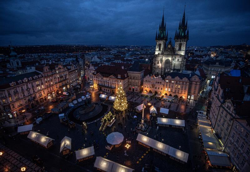 Pripreme za božićne i novogodišnje praznike u sjeni koronavirusa